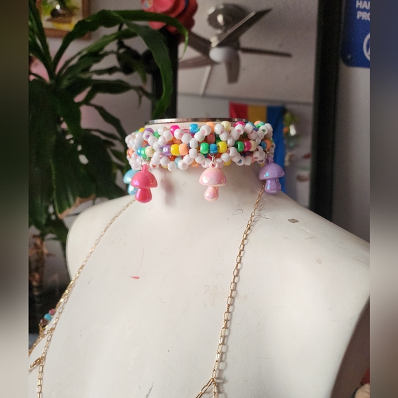 Rainbow pastel mushrooms choker - Picture 5 of 5